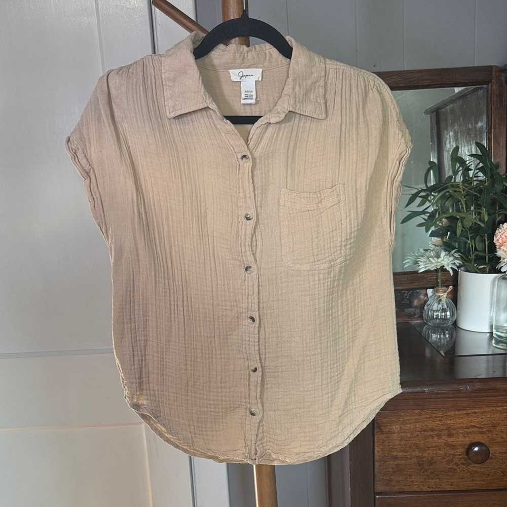 🤎 Jayna Textured Cotton Button-Up Blouse — Size M